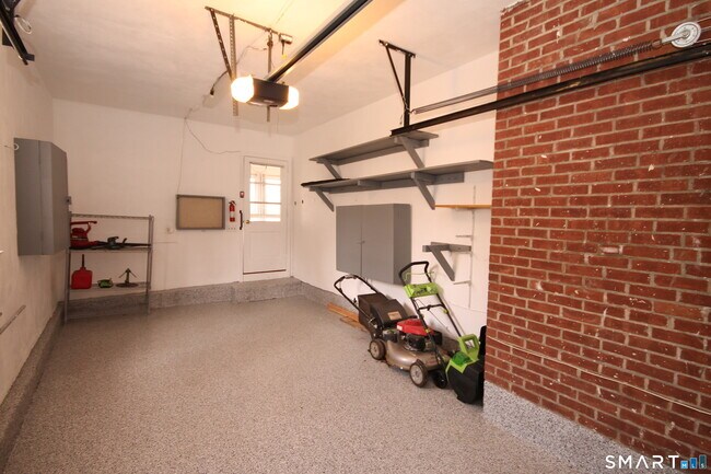 Building Photo - 48 Meadow Farms Rd
