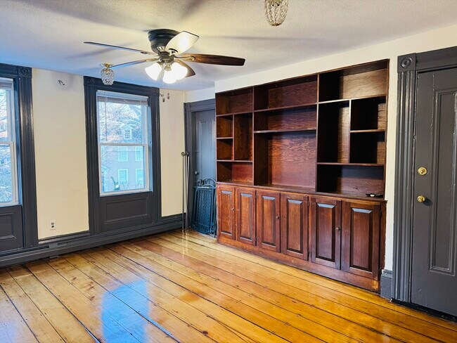 Building Photo - 125 Essex St