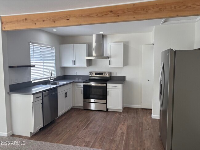 Building Photo - 10055 E Mountainview Lake Dr