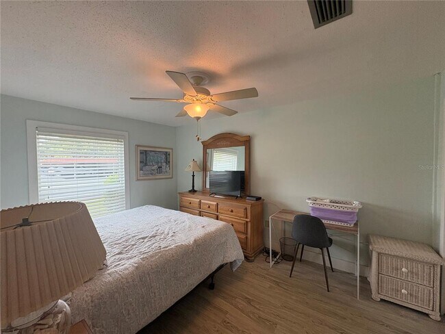Building Photo - 2700 Bayshore Blvd
