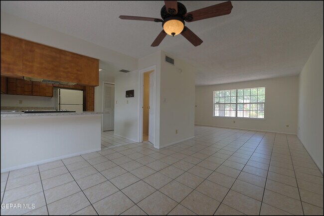 Building Photo - 257 Maricopa Dr