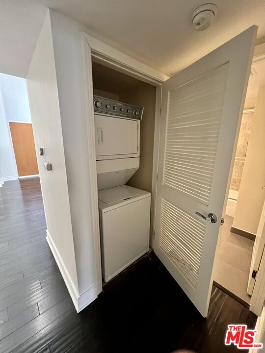 Building Photo - 1353 N Fuller Ave