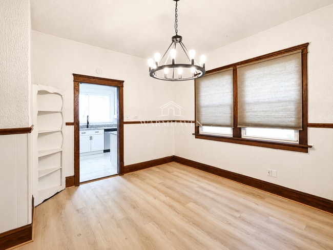 Building Photo - 1826 Hillside Terrace