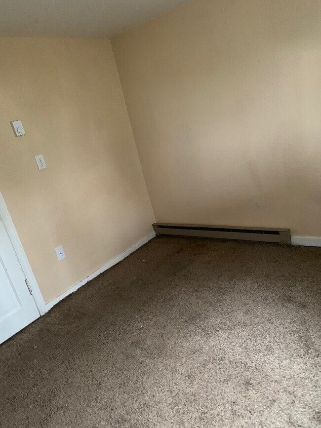 Building Photo - 307 9th Ave NE