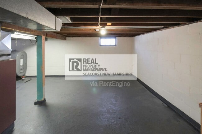 Building Photo - 5 Staples St