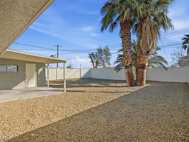 Building Photo - 608 Stanford St