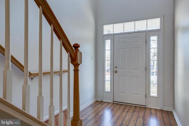 Building Photo - 6042 Blue Point Ct