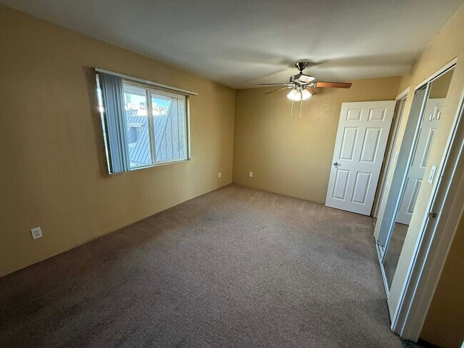 Building Photo - 931 N Euclid Ave