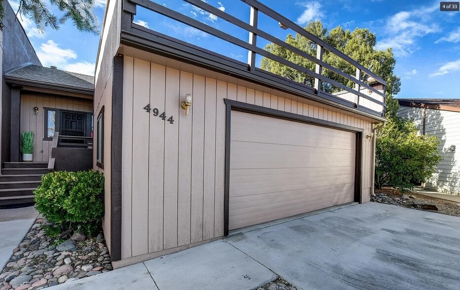 Building Photo - 4944 Summit Cir