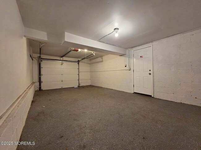 Building Photo - 36 Diane Ave