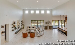 Building Photo - 10111 Ivory Canyon