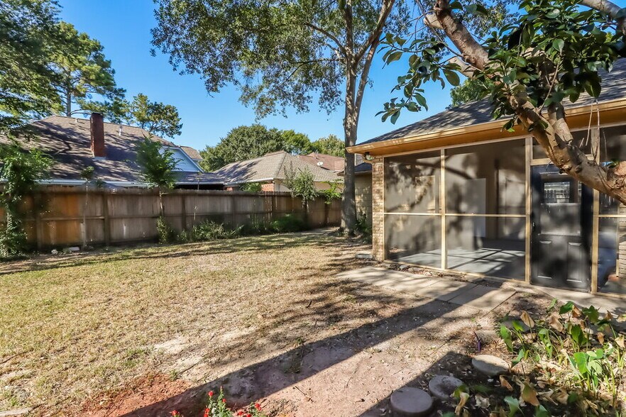 Building Photo - 6031 Spring Creek Ln