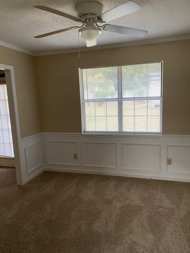 Building Photo - Beautiful home in the heart of Martinez
