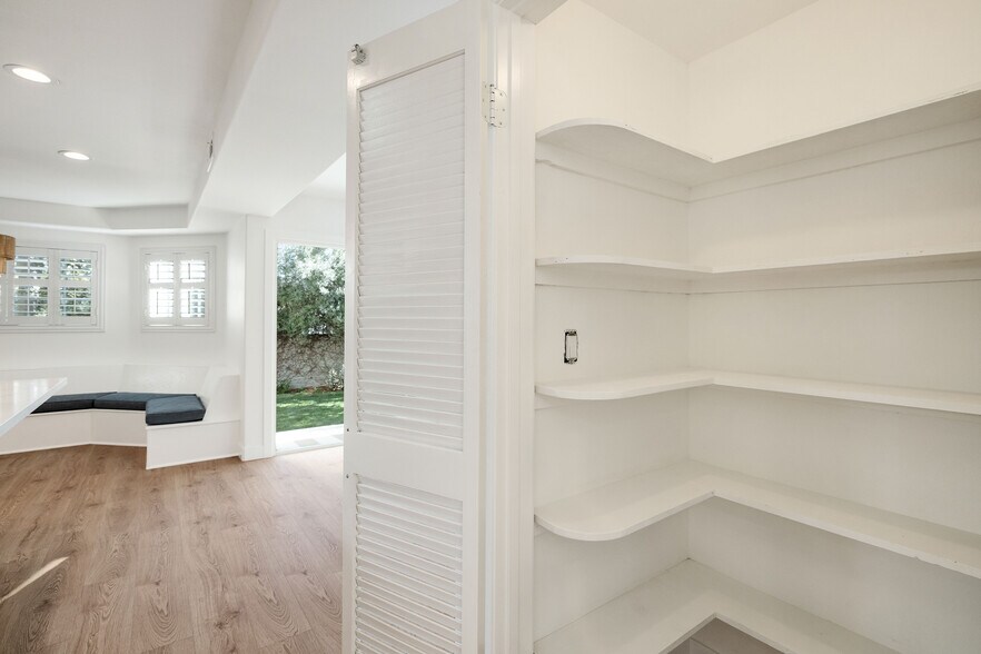 Building Photo - 1504 N Poinsettia Ave