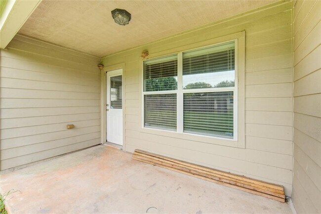 Building Photo - 6815 Dolan Bluff Ln