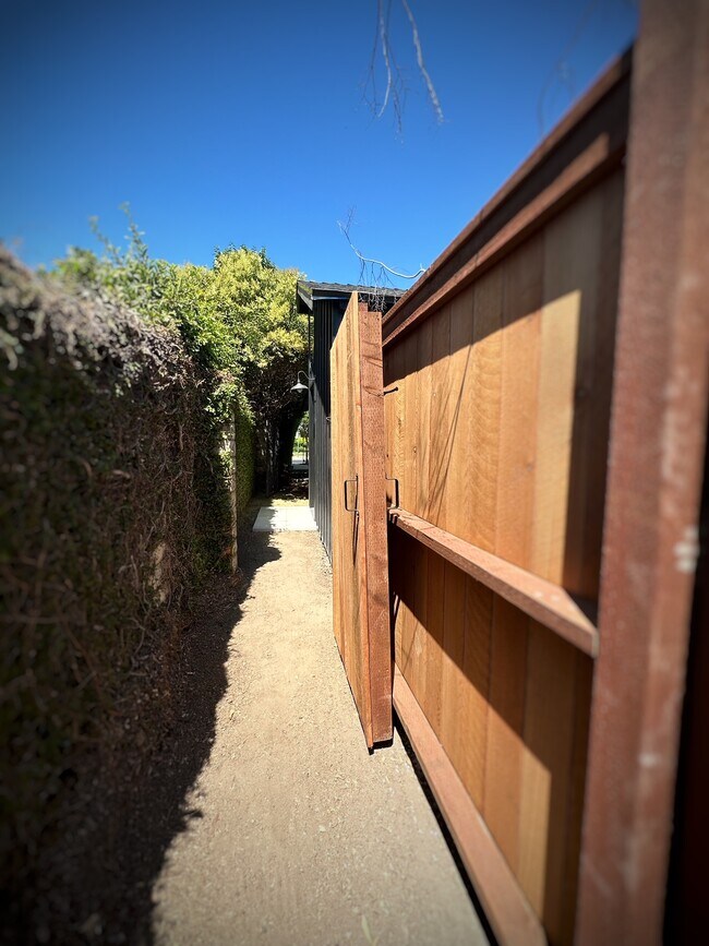 View of sideyard - 7044 McLaren Ave