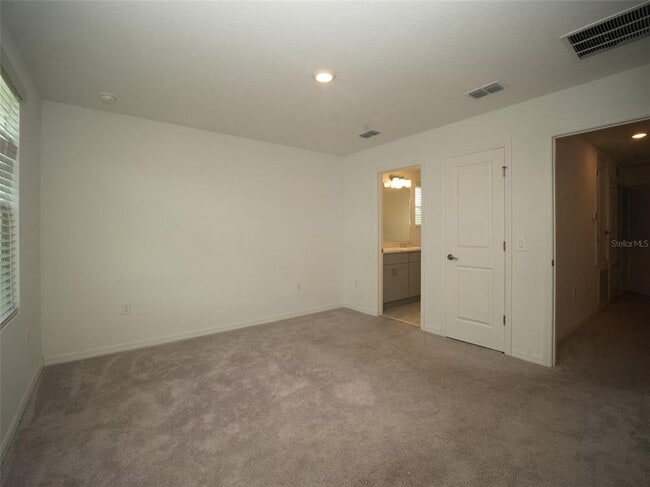 Building Photo - 3208 Skyline Lp