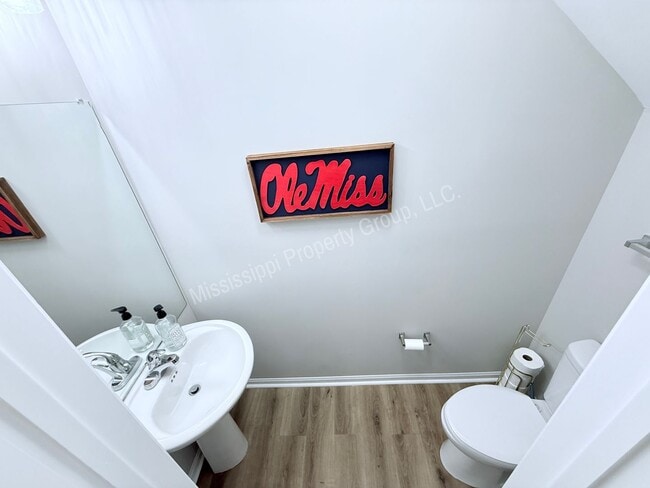 Building Photo - 3BR/3BA For Rent