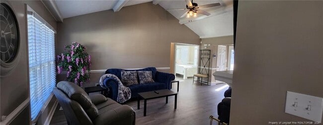 Building Photo - 258 Kenwood Dr
