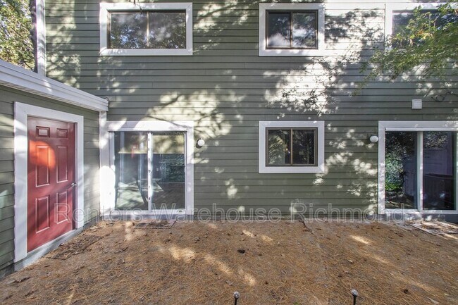 Building Photo - 1825 Ivystone Dr