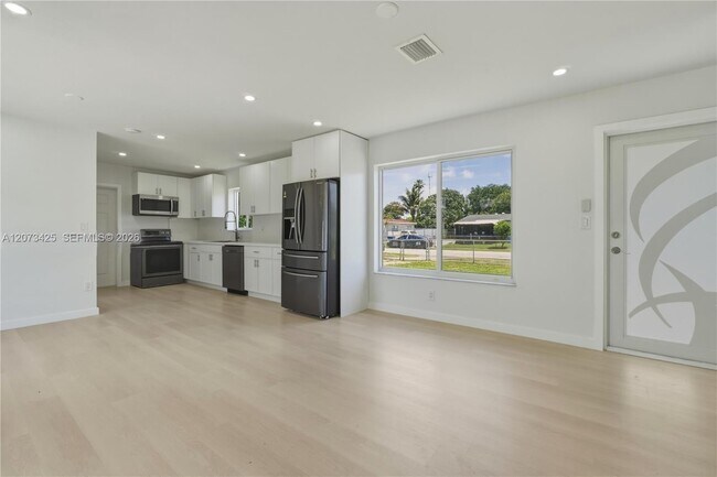 Building Photo - 20440 NW 20th Ct