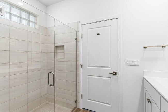 Building Photo - 18446 Claybrook St