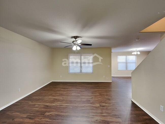 Building Photo - 2467 E Peach Tree Dr