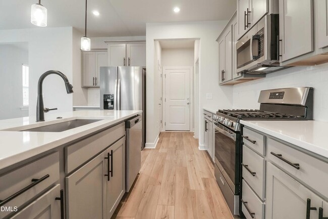 Building Photo - 521 Brittany Ct