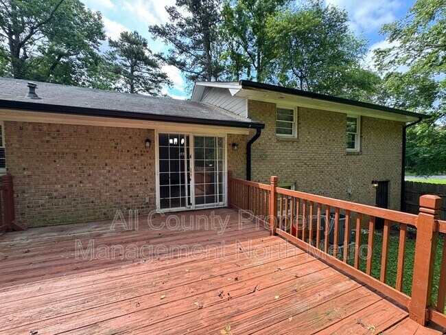 Building Photo - 4098 Idlevale Dr