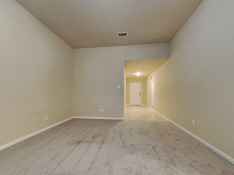 Building Photo - 923 Marigold Rd