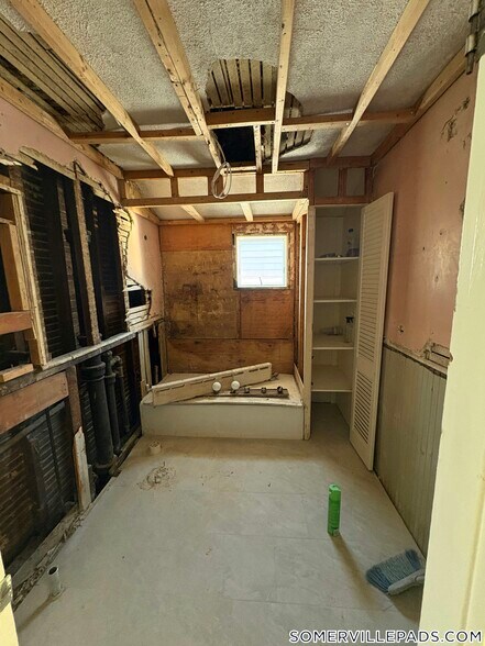 Building Photo - 25 Warner St