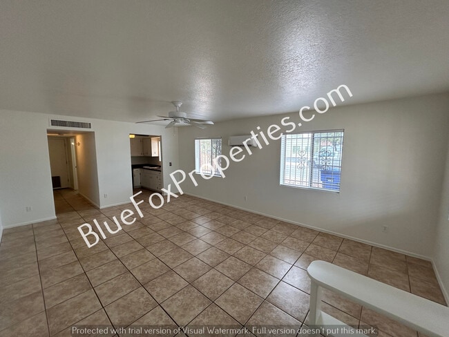 Building Photo - 949 N Montezuma Ave