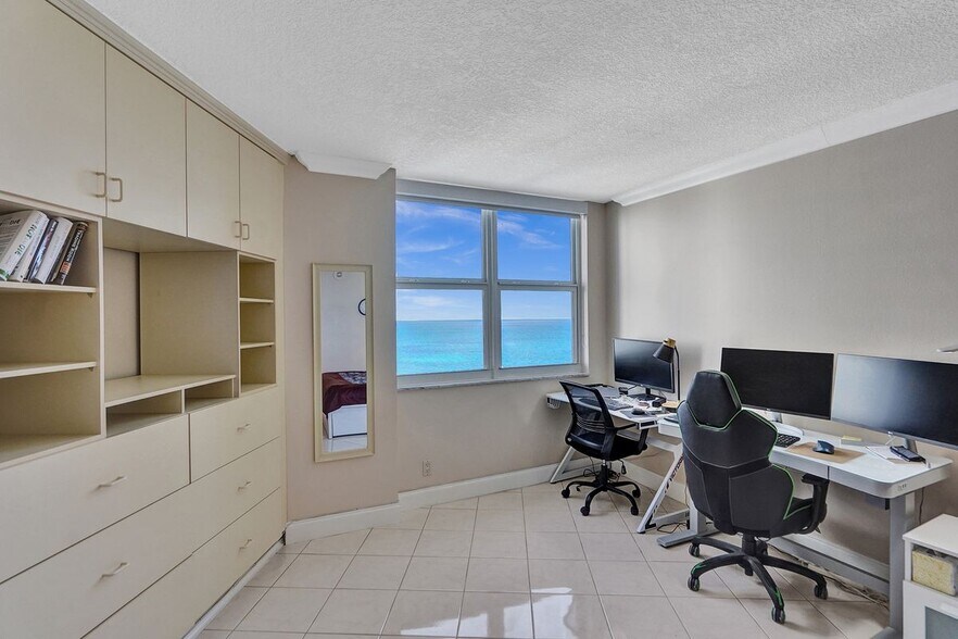 Building Photo - 3180 S Ocean Dr