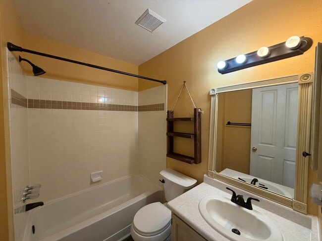 Building Photo - 2 Bedroom Single Story Home Available Near Unser Blvd NE & Northern Blvd NE in North Hills Rio Ra...