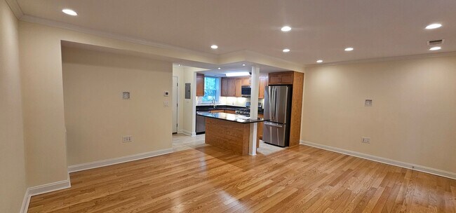 Building Photo - Spacious 2-bedroom townhouse on beautifully landscaped grounds.