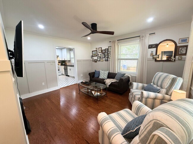 Building Photo - 11 Brooks Ave