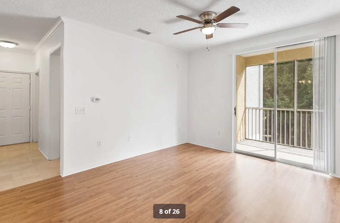 Building Photo - 18001 Richmond Pl Dr