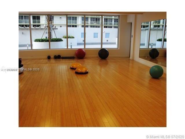 Building Photo - 1750 N Bayshore Dr