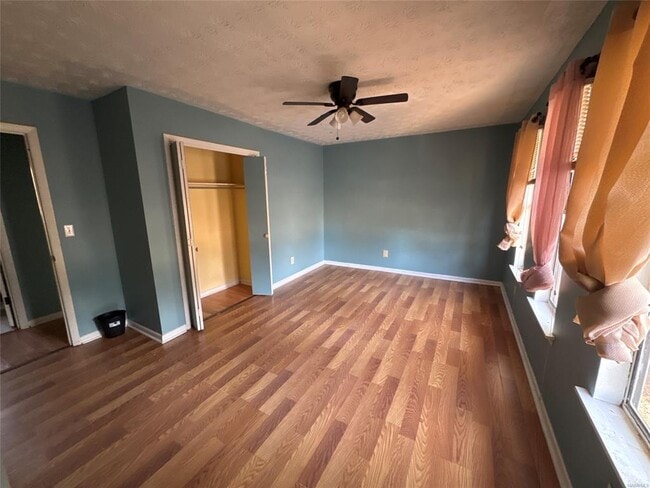 Building Photo - 813 Azalea St