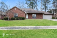 Building Photo - 2803 Henson Pl