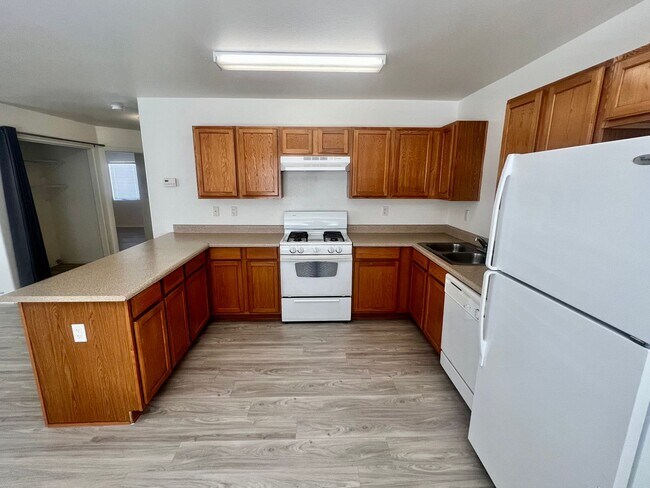 Building Photo - 6685 Ocotillo Ave