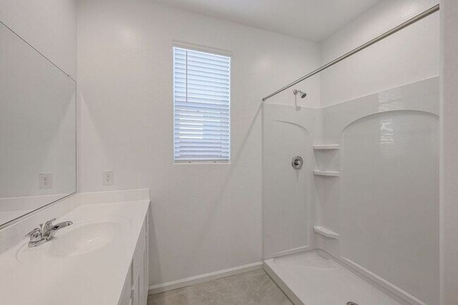 Building Photo - Alamar Living, 4 Bed, 3 Bath Rental!