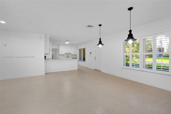 Building Photo - 5990 SW 86th St