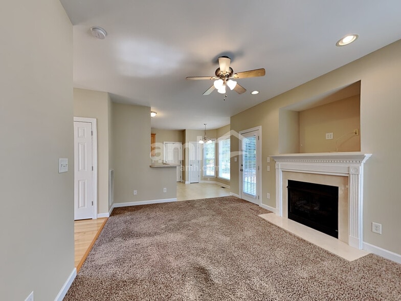 Building Photo - 56 Locket Dr