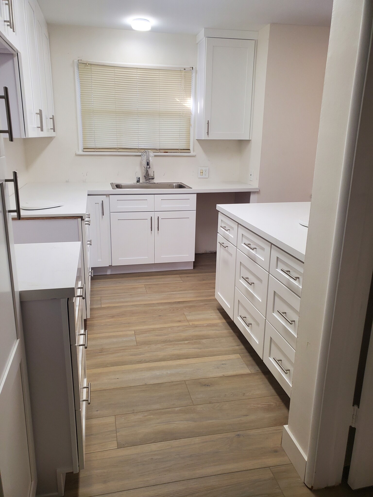 Building Photo - 13529 Burbank Blvd