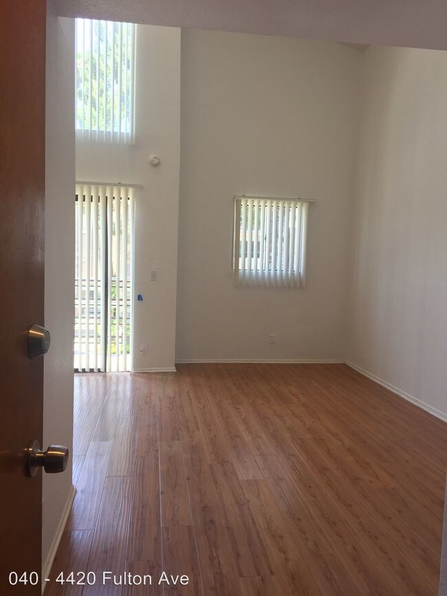 Interior Photo - 4420 Fulton Ave