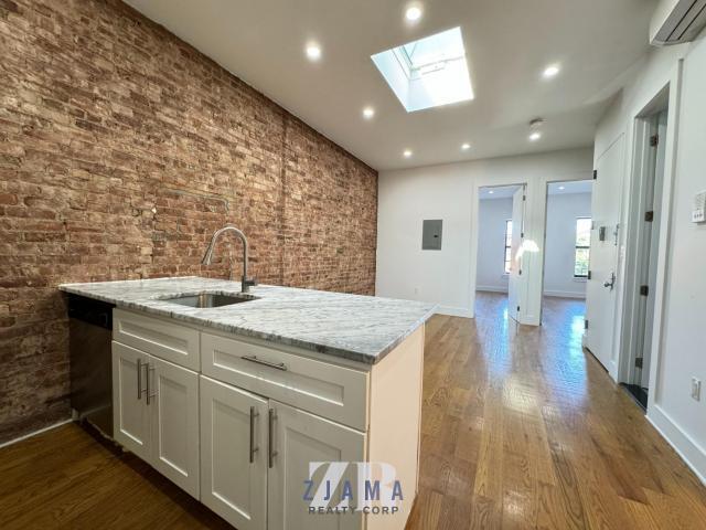 Building Photo - 4 bedroom in BROOKLYN NY 11210