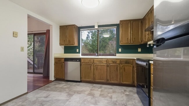 Building Photo - Charming Home with Serene Garden Retreat