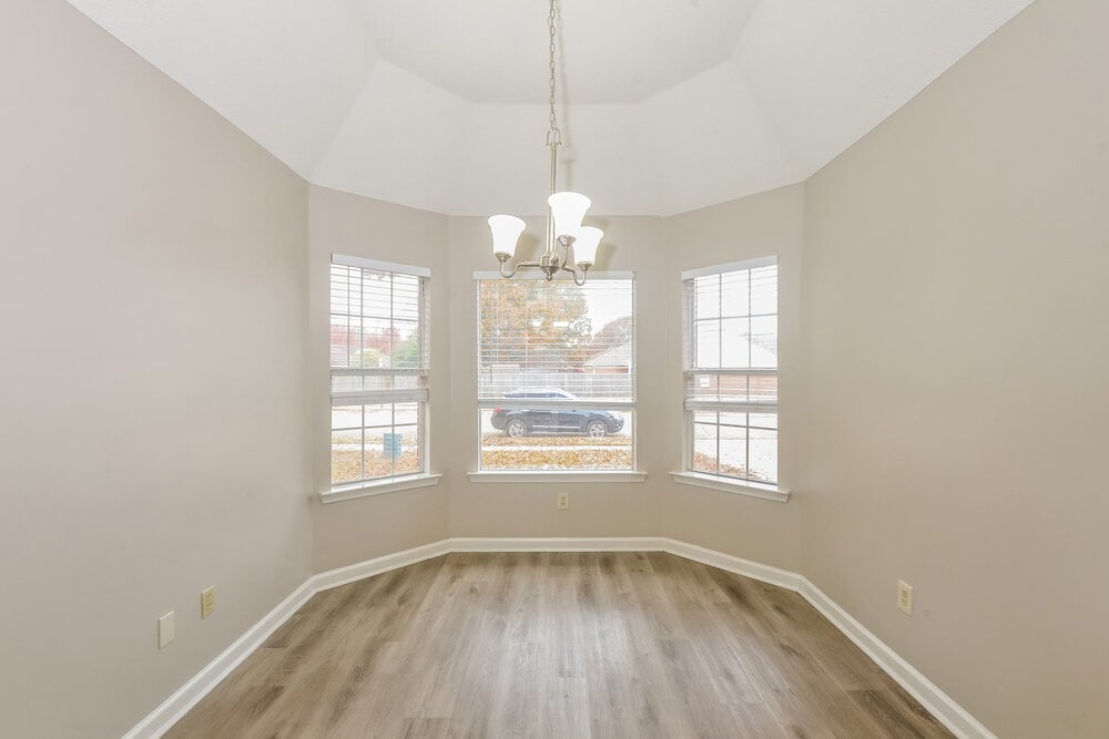 Building Photo - 7558 Fox Hunt Dr E