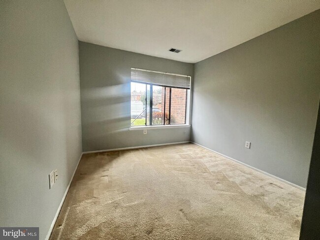 Building Photo - 8141 Needwood Rd